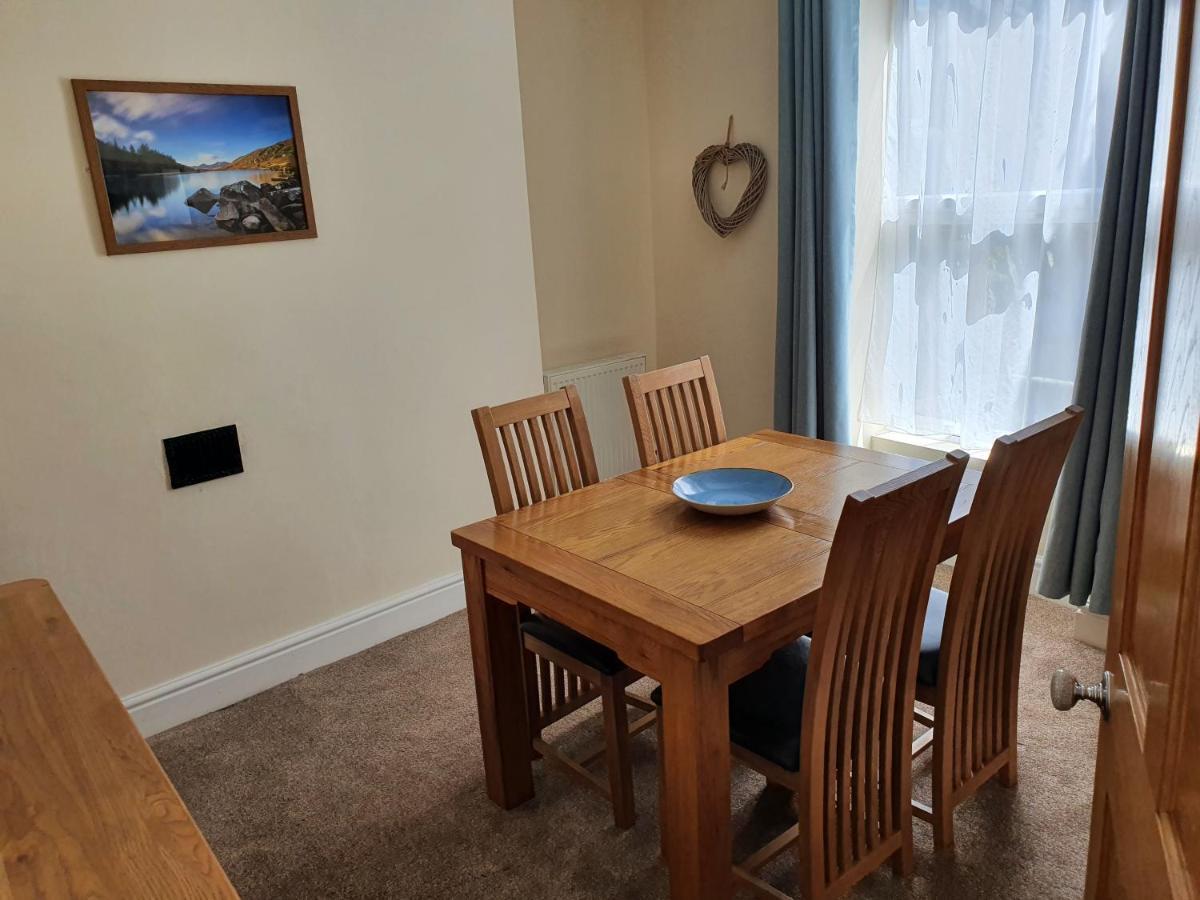 Ty Dre Town House Hotel Карнарфон Екстериор снимка