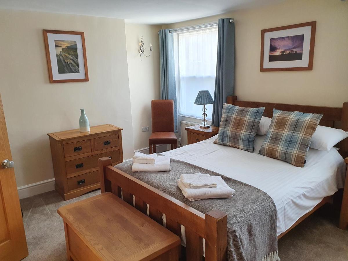 Ty Dre Town House Hotel Карнарфон Екстериор снимка