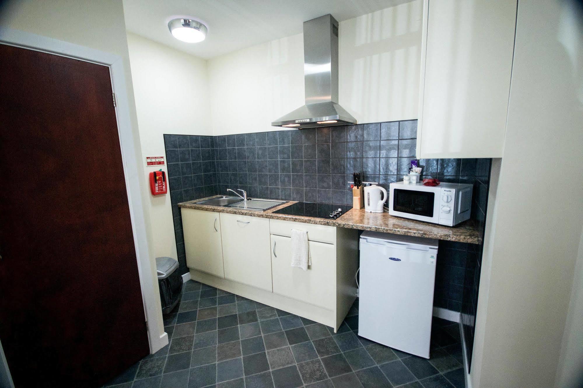 Ty Dre Town House Hotel Карнарфон Екстериор снимка