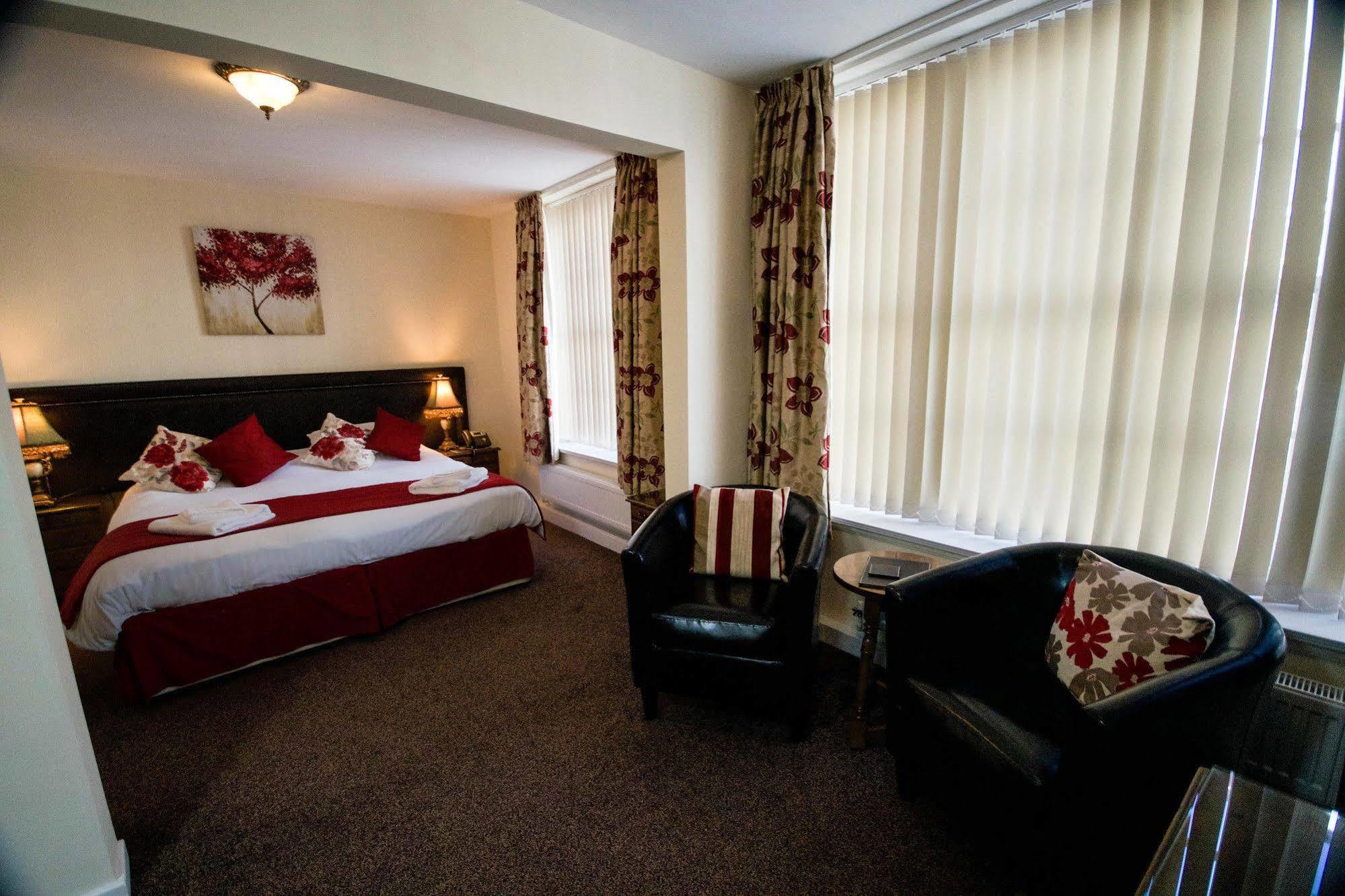 Ty Dre Town House Hotel Карнарфон Екстериор снимка