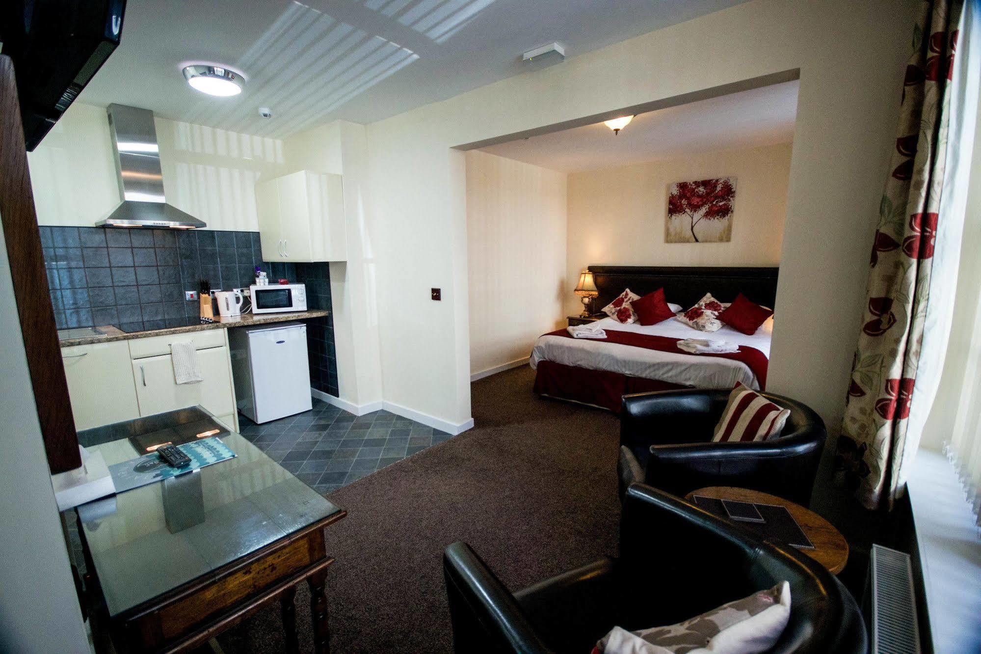 Ty Dre Town House Hotel Карнарфон Екстериор снимка