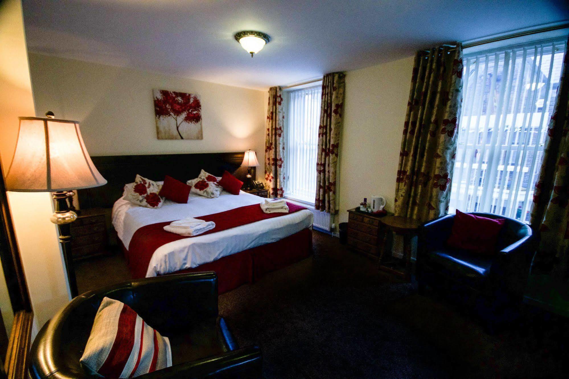 Ty Dre Town House Hotel Карнарфон Екстериор снимка